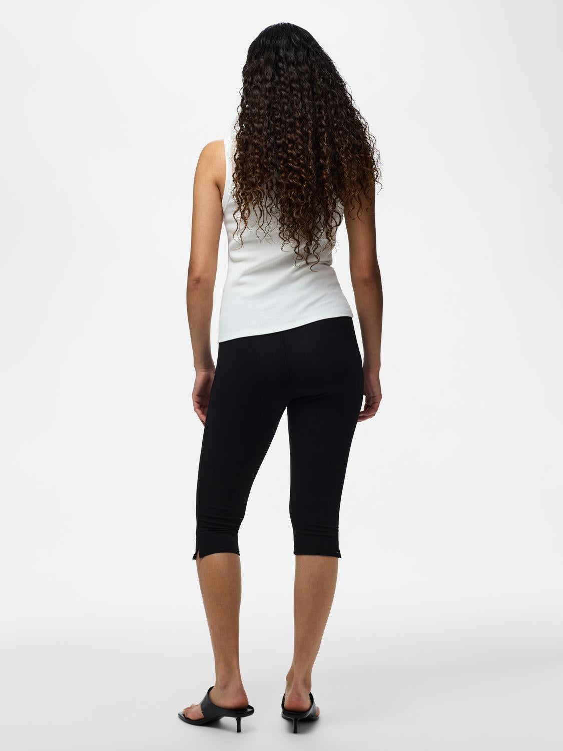 model_shot-back